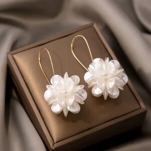 Elegant White Floral Earrings